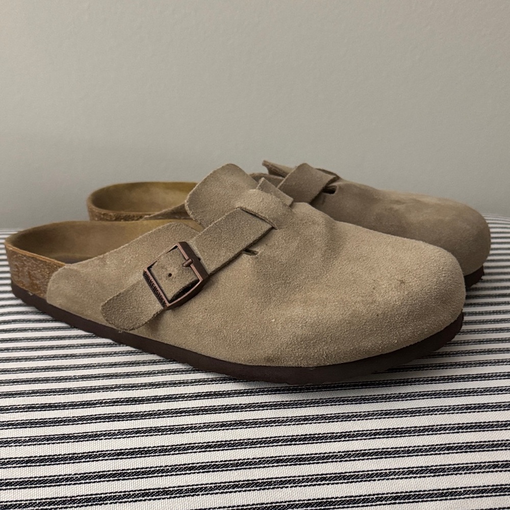 Birkenstock women’s taupe Suede